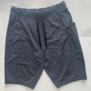 Men’s L Lululemon shorts